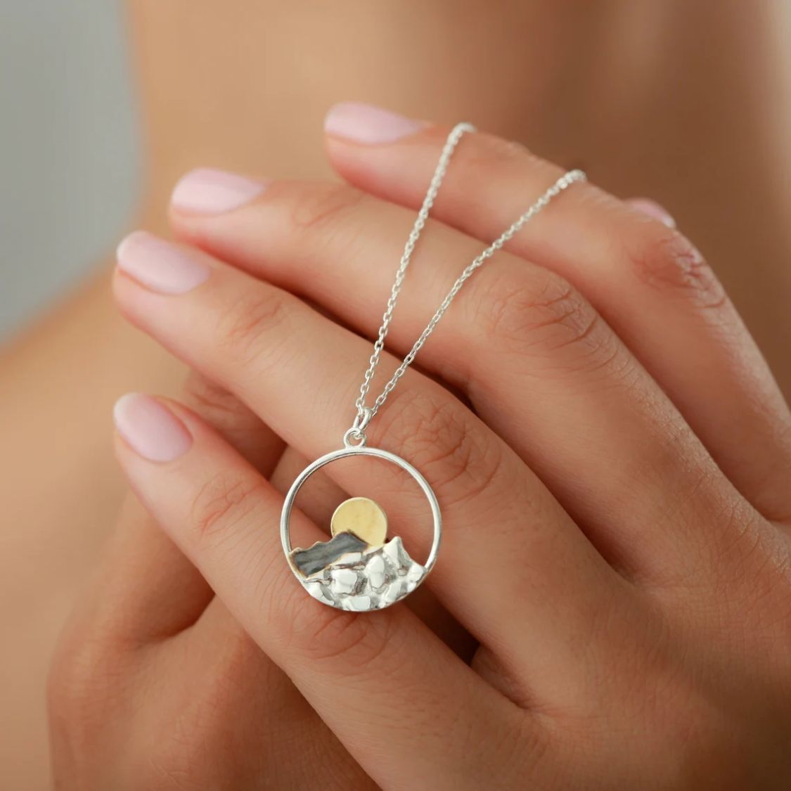 Sunrise Halskette – Hoffnungsschmuck & Geschenk für neue Anfänge | Swaravo