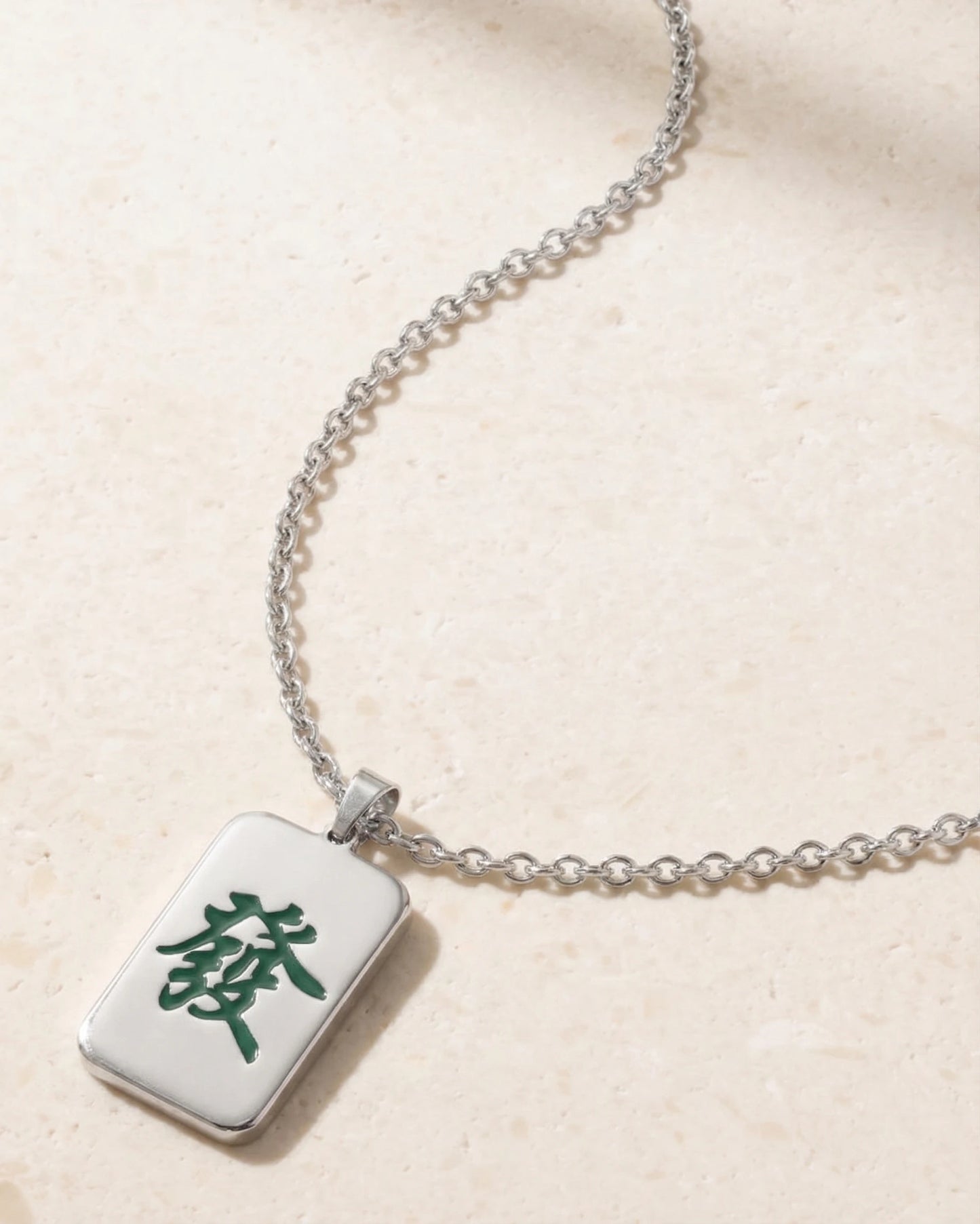 Collier Mahjong "發" – symbole de prospérité et de réussite | Swaravo