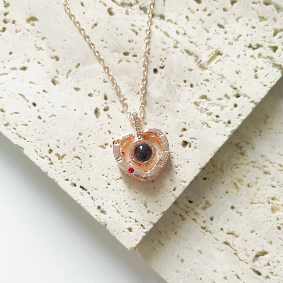 Moderne Ich liebe dich-Halskette mit geheimem Botschaftsprojektor