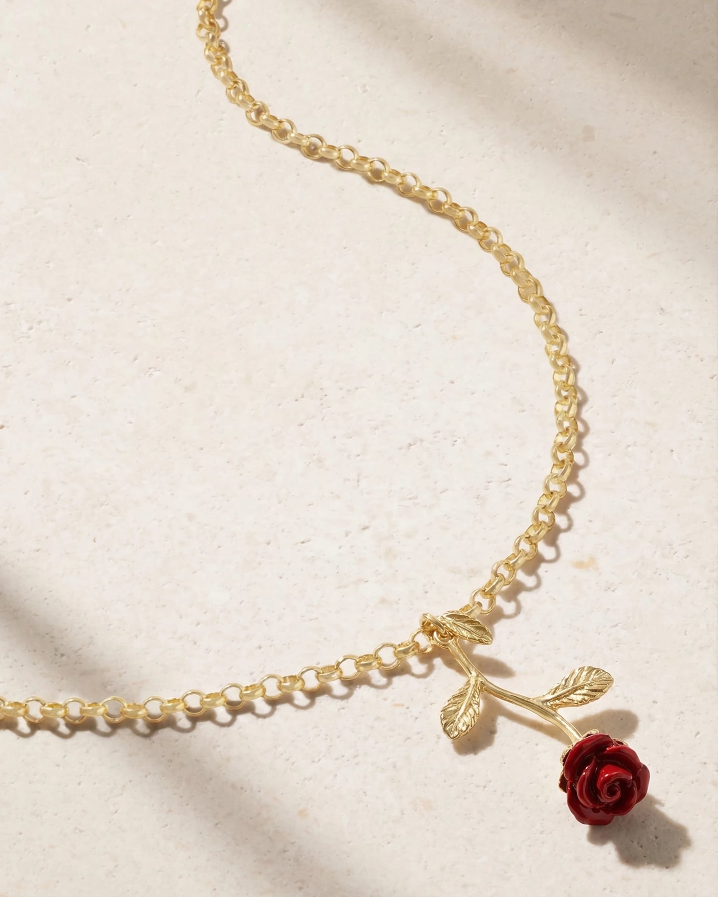 Collier rose rouge à longue tige — un amour tout en douceur | Swaravo