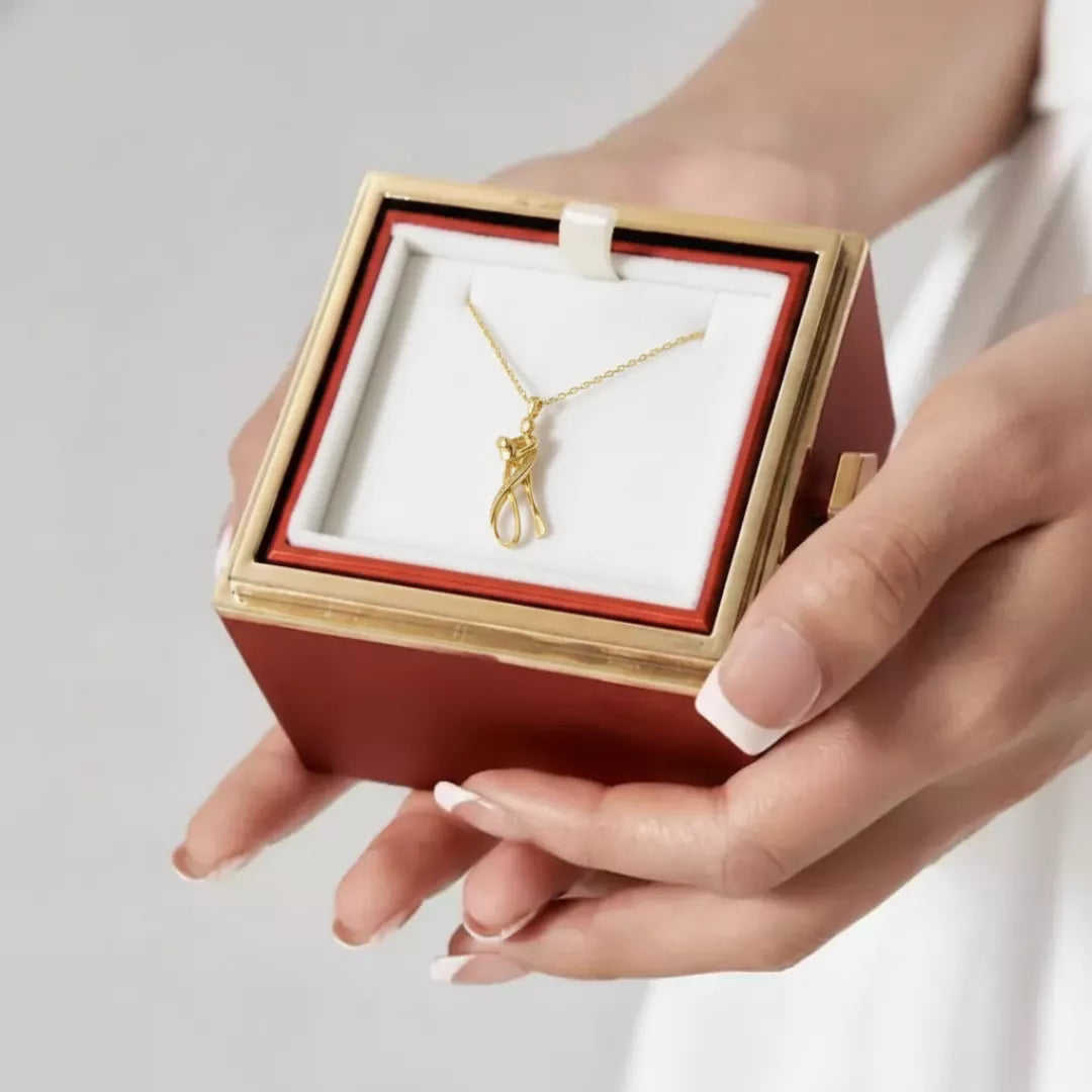 Eternal Umarmung Halskette – Eine Umarmung, die nie endet | Swaravo