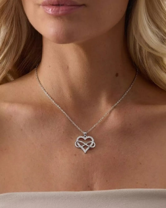 Halskette Ewige Umarmung | Swaravo