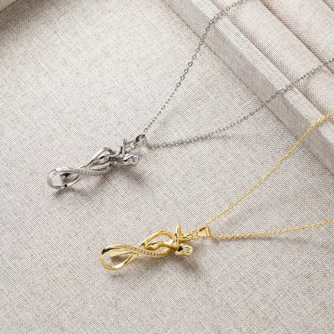 Eternal Umarmung Halskette – Eine Umarmung, die nie endet | Swaravo