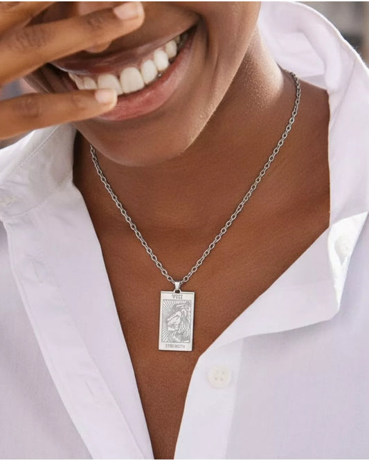 Tarot-kortti Strength VIII Leijonakaulakoru – Voimaa, rohkeutta ja sisäistä voimaa | Swaravo