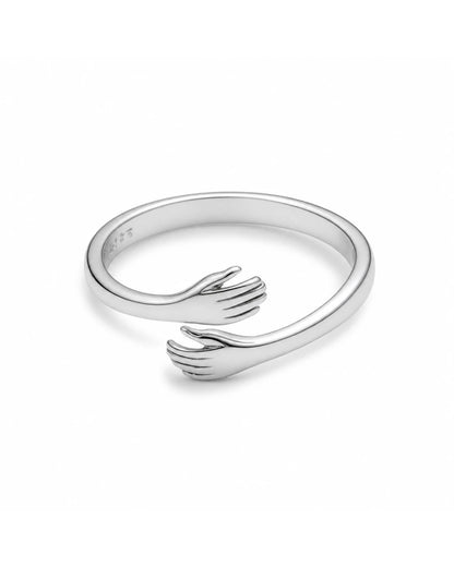 Umarmungsring mit Bedeutung – Symbol der Liebe & Nähe