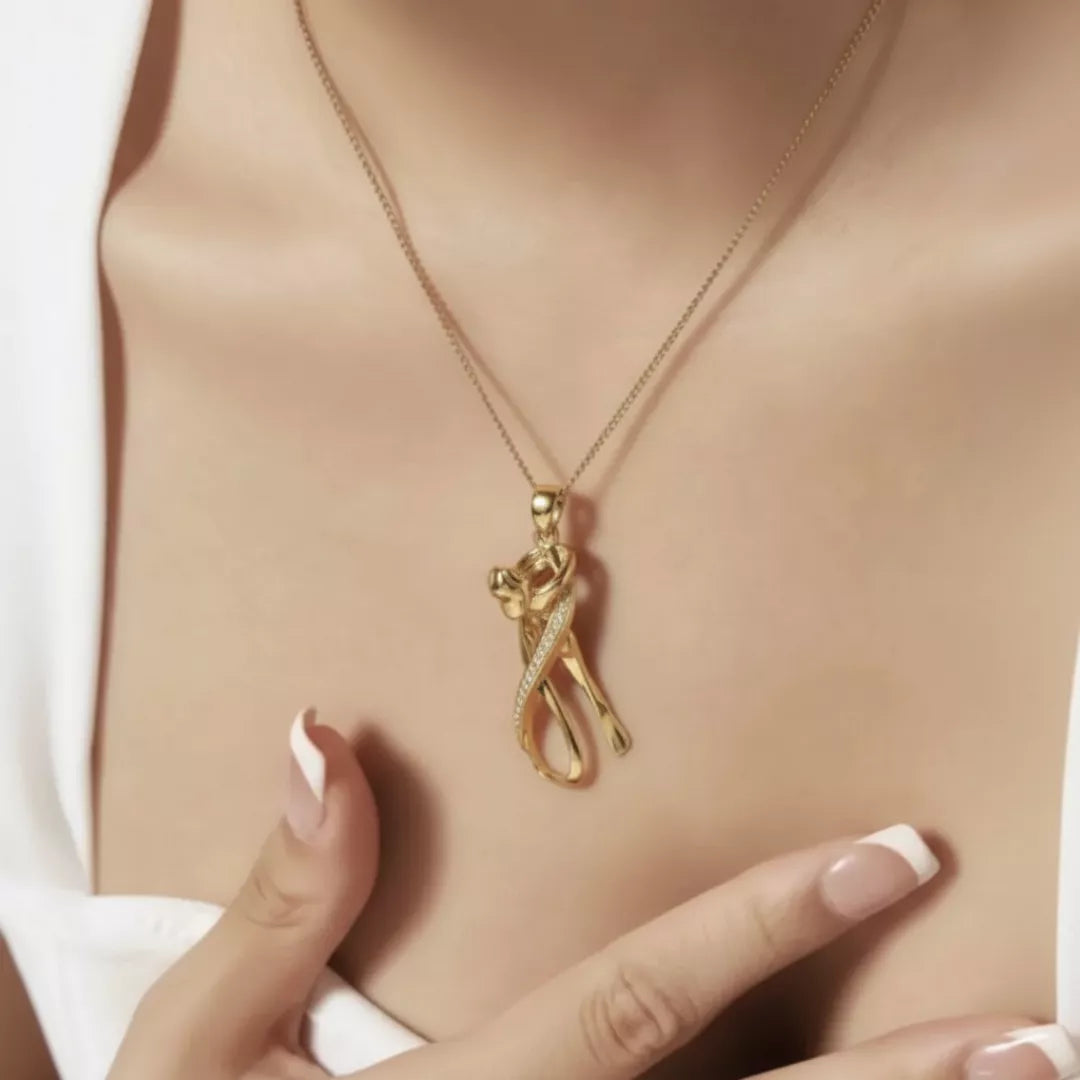 Eternal Umarmung Halskette – Eine Umarmung, die nie endet | Swaravo