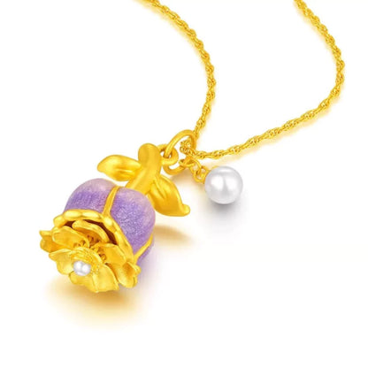 Stilvolle Damen Halskette mit Aurora Glockenblume und Perlen – ein Schmuckstück der Liebe und Eleganz.