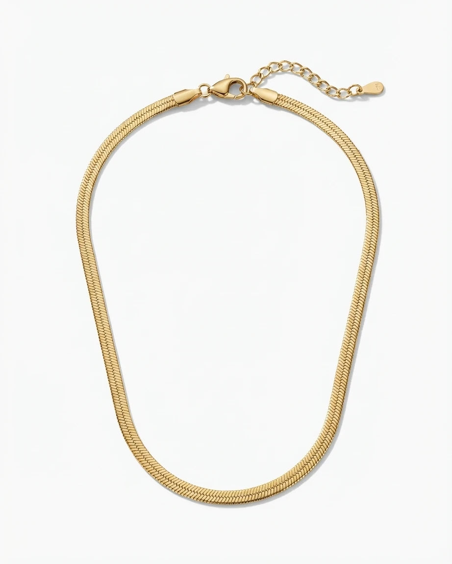 Collier serpent doré — élégance discrète pour le layering | Swaravo