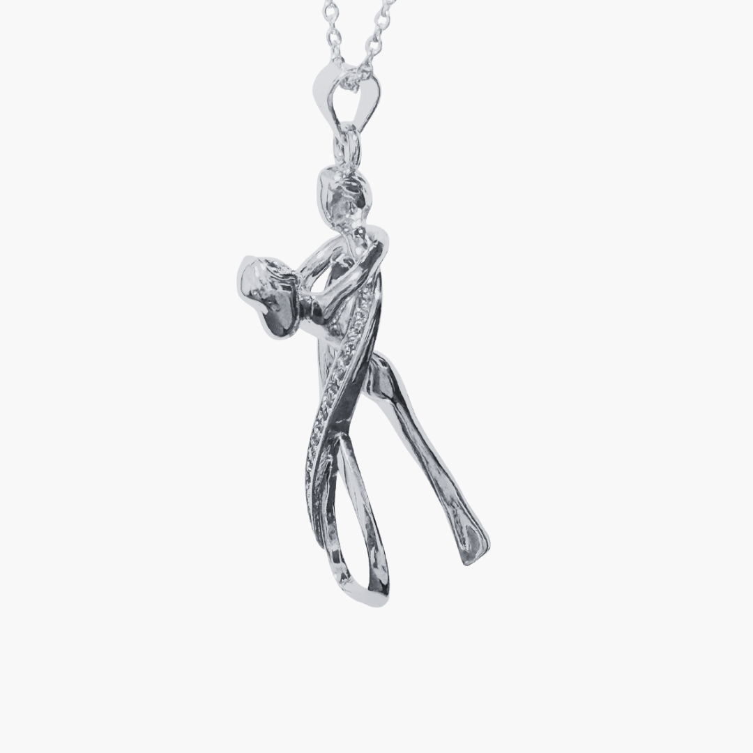 Eternal Umarmung Halskette in Silber mit Infinity-Design und Zirkonia-Steinen, zartes Symbol für Nähe und unendliche Liebe