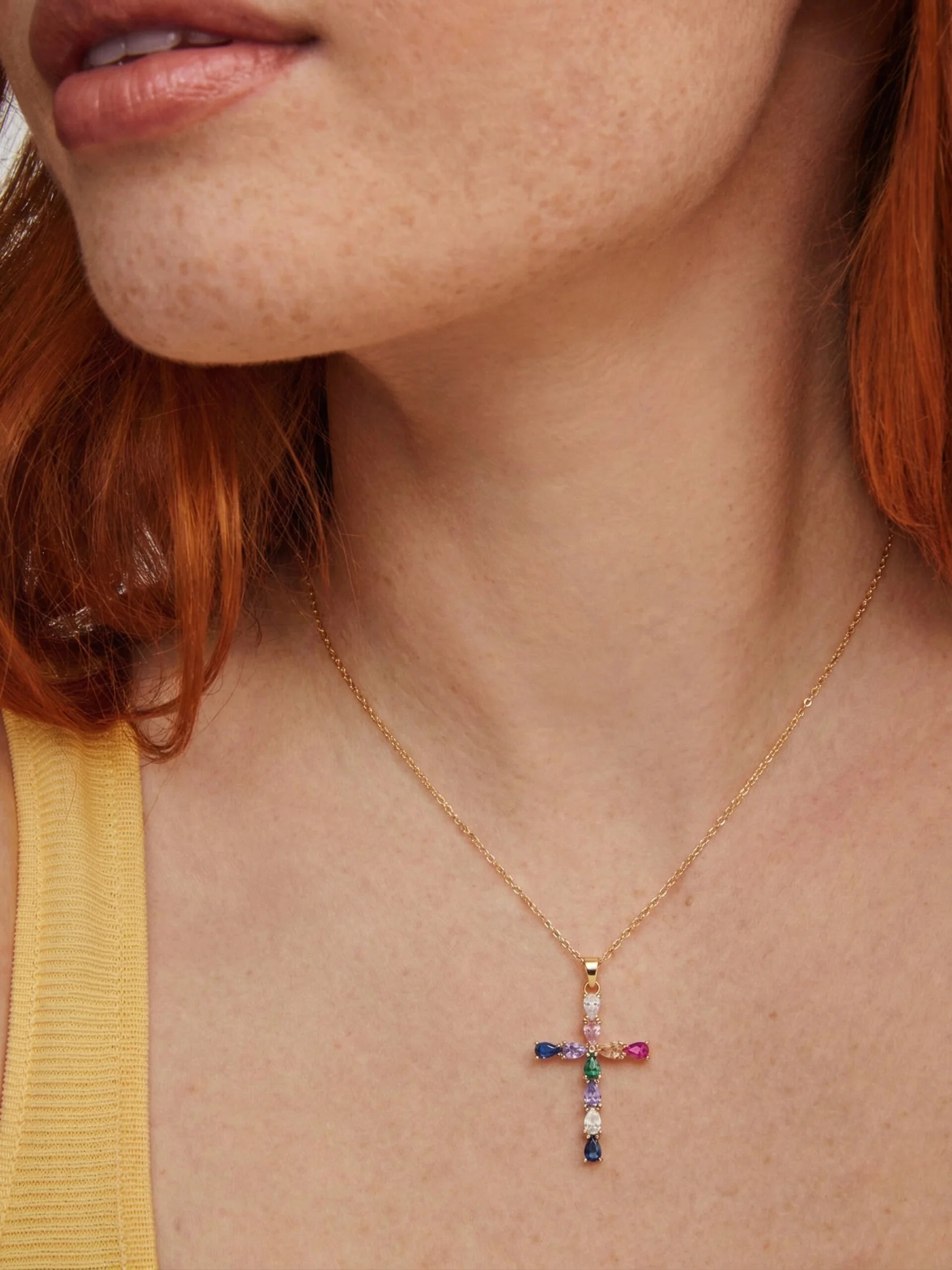 Kette bunte Steine Kreuz vergoldet – Bedeutung: Liebe, Hoffnung & Frieden