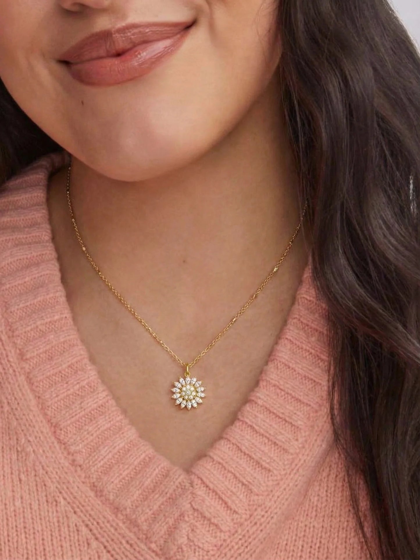 Sonnenblumen Kette mit drehbaren Blueten – Styling Ansicht | Swaravo