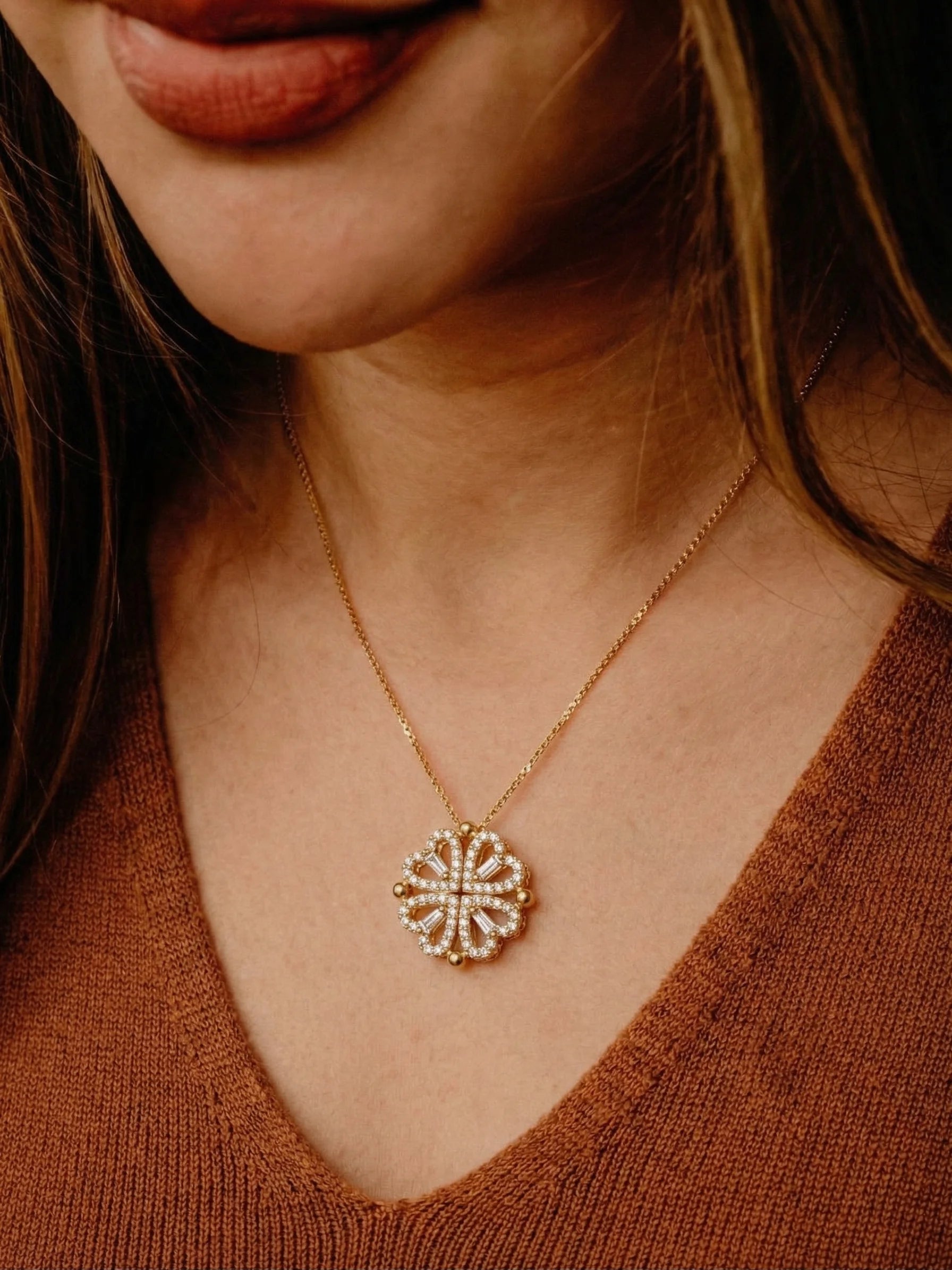 Vierblaettrige Kleeblatt  Kette – Styling Ansicht | Swaravo