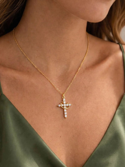 Christliche Halskette Damen – Crowned Faith Kreuzanhänger gold als täglicher Begleiter