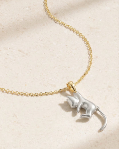 金色之手與銀色貓咪項鍊 — 為愛貓之人而生 | Swaravo