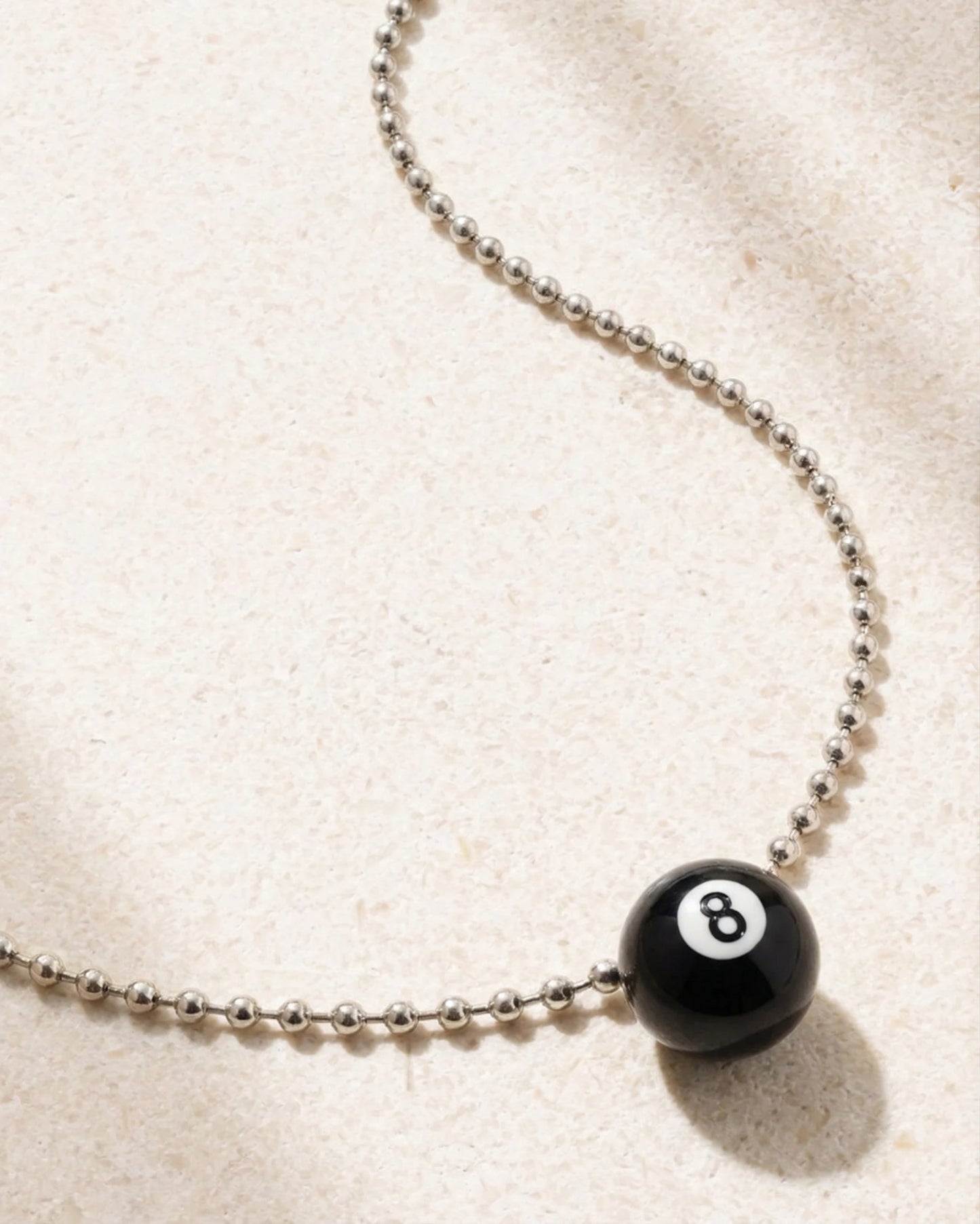 Collier Magic 8-Ball avec Pendentif - Portez votre propre chance