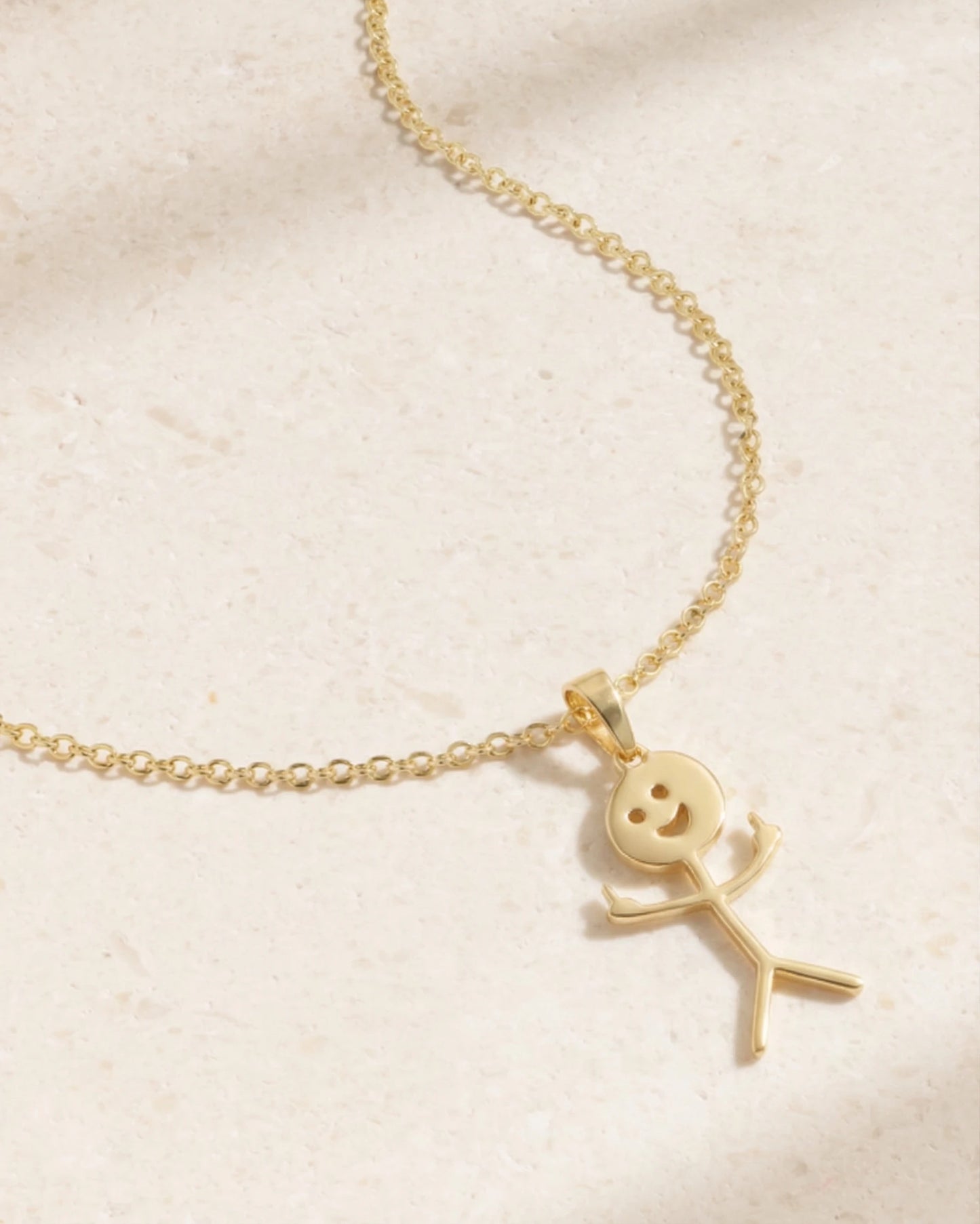 Collier pendentif doigt d'honneur — pièce statement qui a du caractère | Swaravo