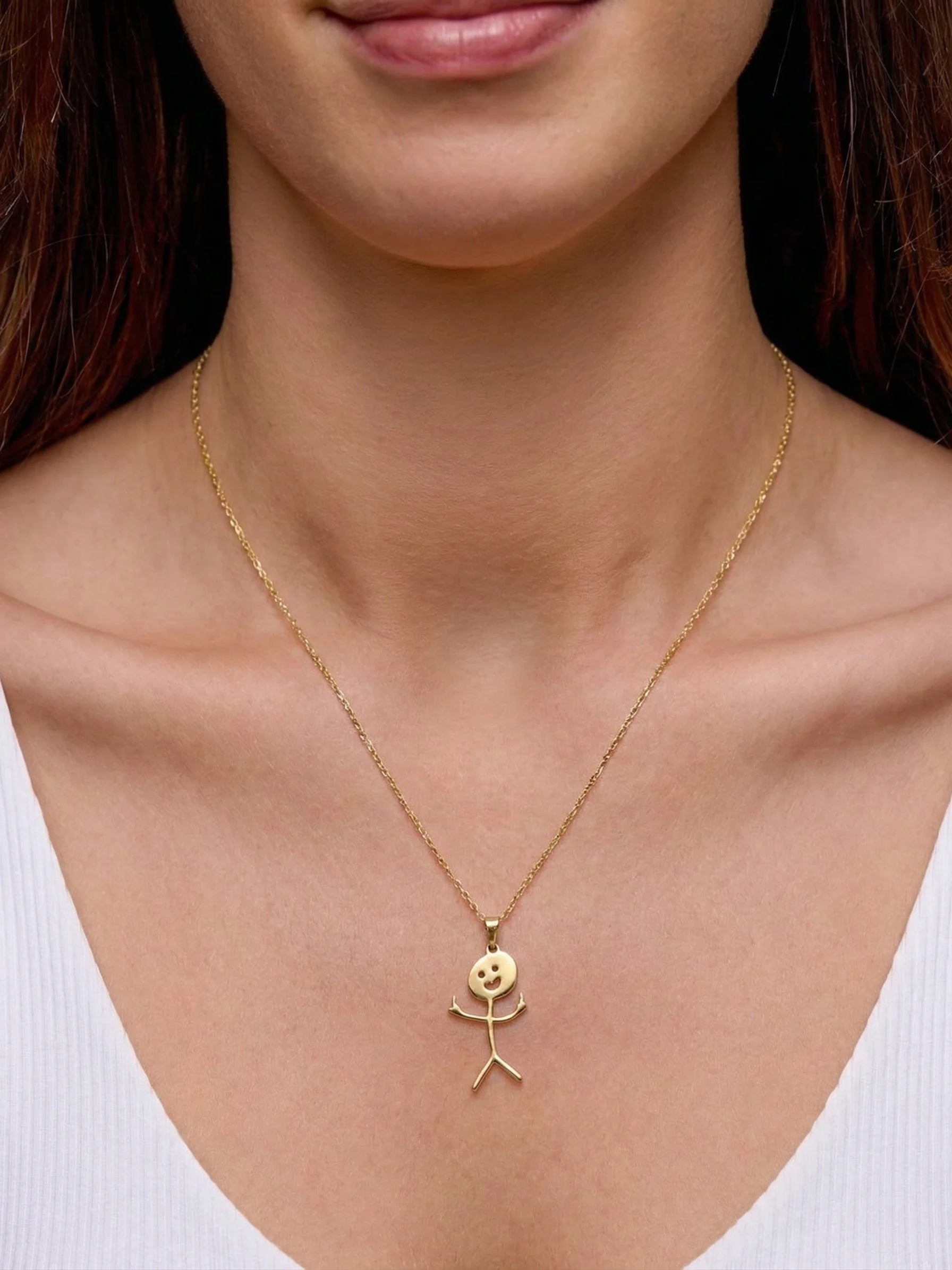 Swaravo Schmuck als Zeichen von Stärke an einem Model